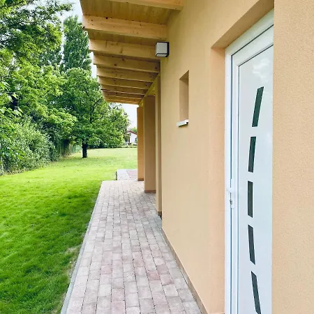 Judith Iii. バラトンレッレ