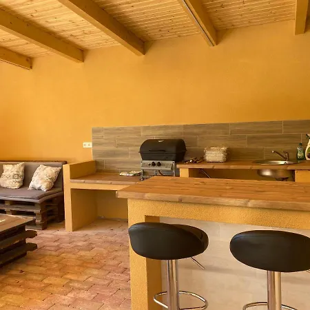 Judith Iii. アパート *